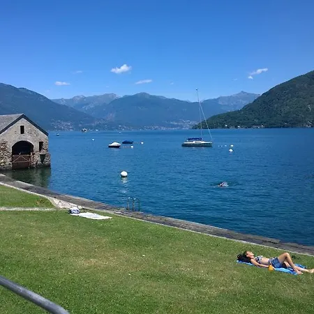 La Maison Des Lions Appartamenti Vacanze Accesso Diretto Alla Spiaggia Localita Amore Cannobio Room photo
